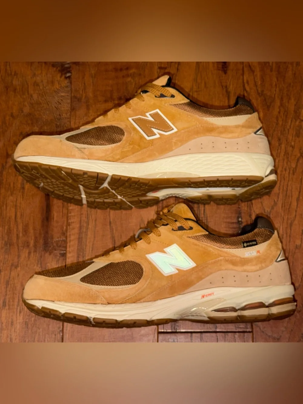 New Balance 2002R GORE-TEX Tobacco